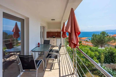 Ferienhaus mit Pool und Klimaanlage