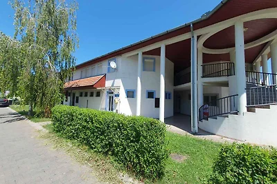 Ferienwohnung direkt am Wasser mit Freistrand
