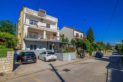 Komfortables Apartment Jadro mit privater Ter