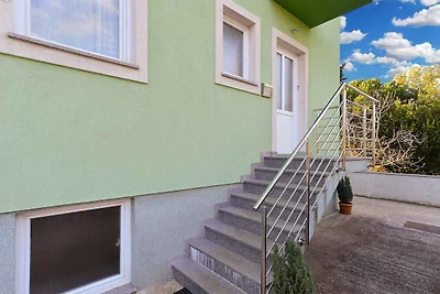 Ferienwohnung mit Klimaanlage und Balkon