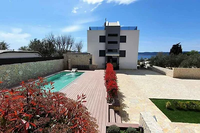 Ferienwohnung mit Pool und Klimaanlage