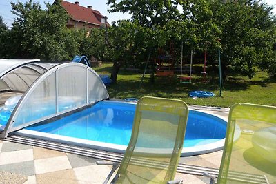 Ferienhaus mit Pool, Klima und moderner
