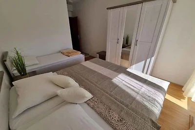 Ferienwohnung mit Balkon und Klimaanlage