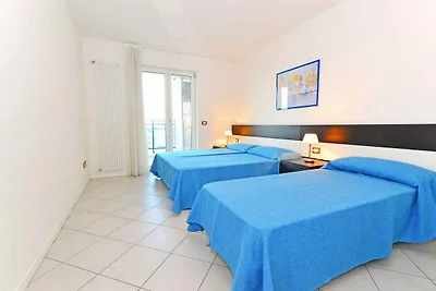 Ferienwohnung mit Klimaanlage und Balkon in d