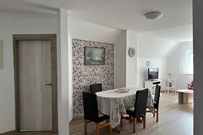 Ferienwohnung mit Aussenpool und Balkon