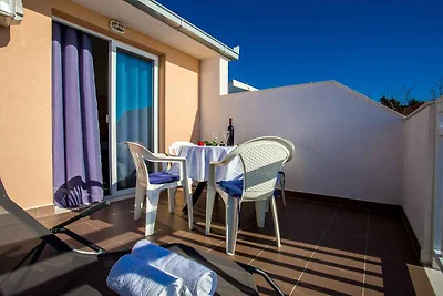 Modernes Apartment für 4 Personen, nur 250 m 