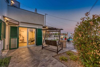 Ferienhaus mit Pool und Meerblick