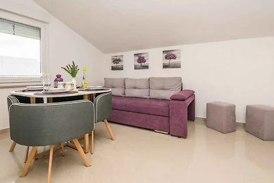 Ferienwohnung mit Klimaanlage und Balkon