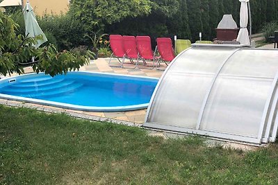 Ferienhaus mit Pool, Klima und moderner