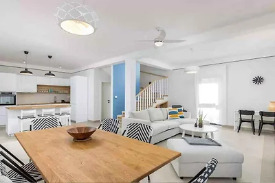 Ferienhaus mit Swimmingpool, Grill und