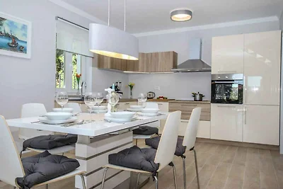 Villa mit Pool und Klimaanlage
