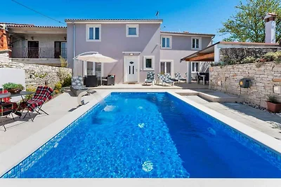 Villa mit Klimaanlage und Pool