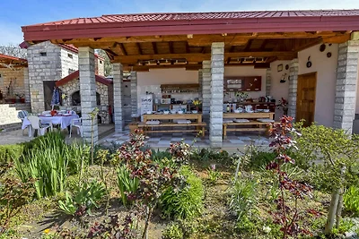 Ferienhaus mit Pool und Grill