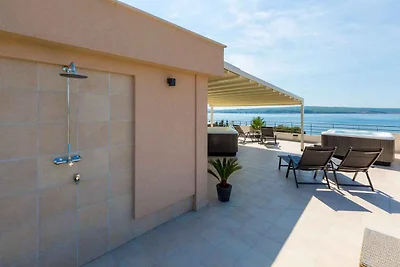Ferienwohnung in Strandnähe mit Whirlpool
