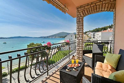 Ferienwohnung am Meer mit einem Balkon