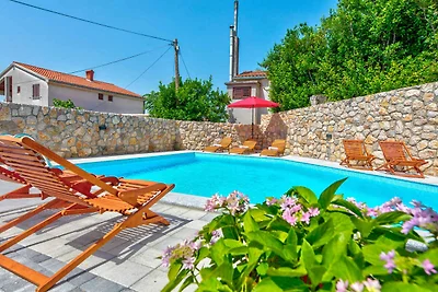 Ferienwohnung mit Pool, Grill und Klimaanlage