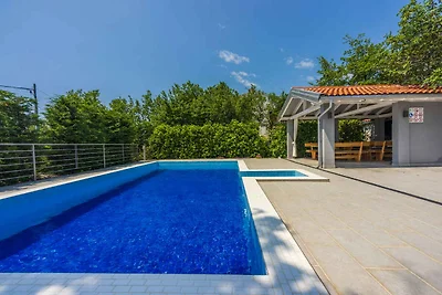 Ferienhaus mit Klimaanlage und Aussenpool