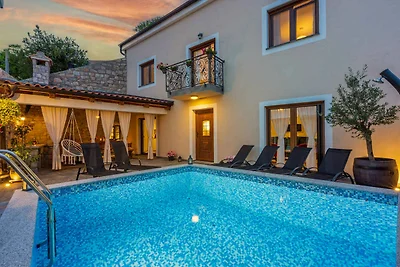 Ferienhaus mit Pool, Sauna und Grill