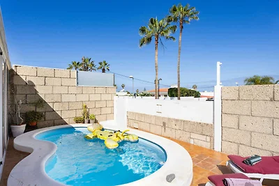 Villa mit eigenem Aussenpool