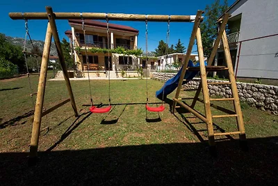 Ferienwohnung mit Terrasse und Grill