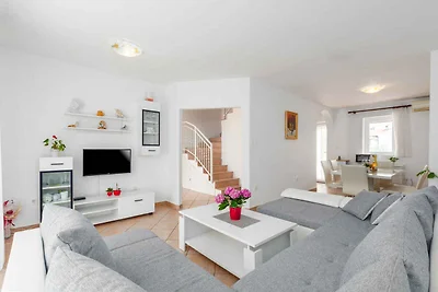 Ferienhaus mit schönem Garten in ruhiger Lage