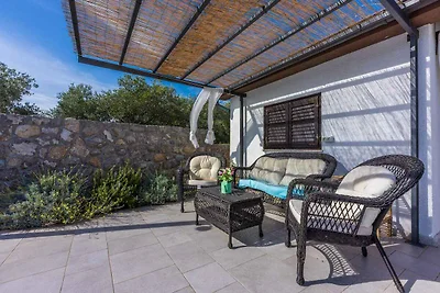 Ferienhaus mit Pool und Grill
