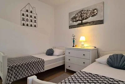 Ferienhaus mit Terrsse und Klimaanlage