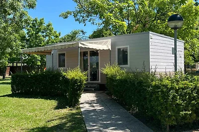 Mobilehome mit Klimaanlage und Parkplatz