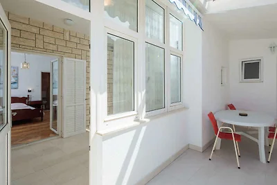 Ferienwohnung mit Balkon und Meerblick