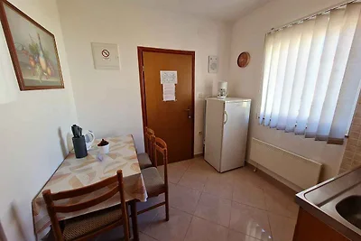 Ferienwohnung Mit Klimaanlage und Terrasse