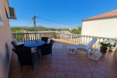 Ferienwohnung Mit Klimaanlage und Terrasse