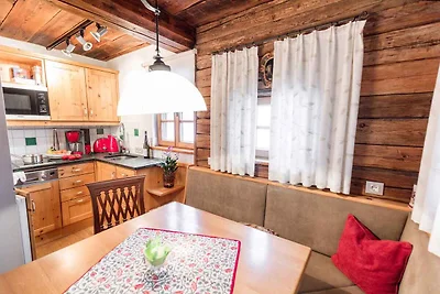 Hütte mit Panorama-Gartensauna