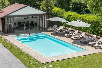 Villa mit beheiztem Pool und Klimaanlage