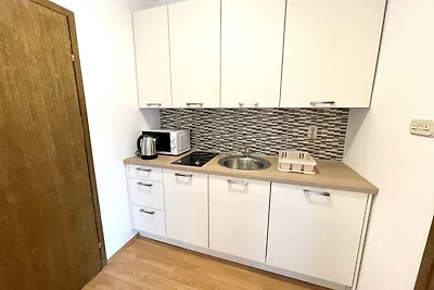 Studio mit Balkon und Klimaanlage