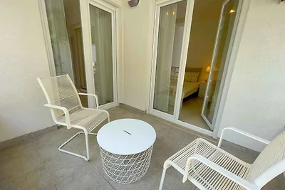 Ferienwohnung mit Klimaanlage und Aussenpool