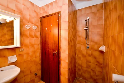 Studio with balcony and air conditioning