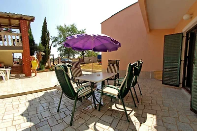 Ferienwohnung mit Klimaanlage und Terrasse