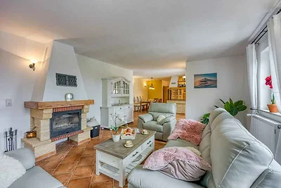 Villa mit Pool und Klimaanlage