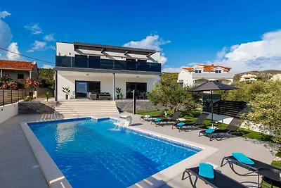Traumhafte Villa in Vinišće mit eigenem Pool 
