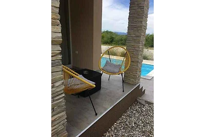 Ferienwohnung mit gemeinsamen Pool ruhig