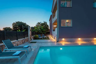 Ferienhaus mit Klimaanlage und Aussenpool