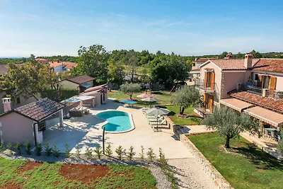 Villa mit Pool und Klimaanlage