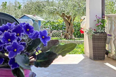 Ferienwohnung mit Terrasse und Garten