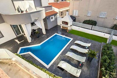 Ferienhaus mit Klimaanlage und Aussenpool