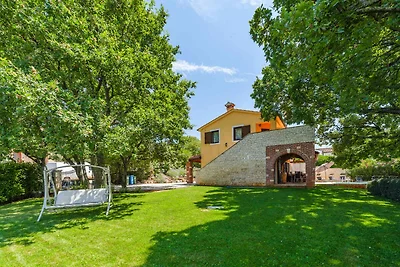 Villa mit Pool und Klimaanlage
