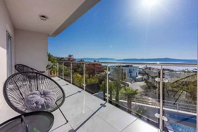 Ferienhaus mit Swimmingpool und Meerblick