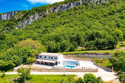 Vakantiehuis Ontspannende vakantie Lupoglav