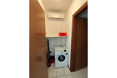 Studio mit Klimaanlage und Balkon