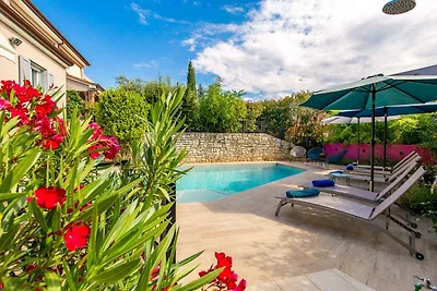 Charmantes Ferienhaus Lidija mit privatem Poo