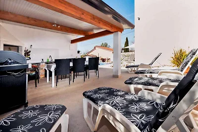 Ferienhaus mit Aussenpool